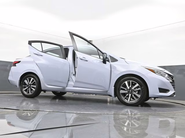2025 Gray Sky Pearl Nissan Versa 1.6 SV FWD Sedan