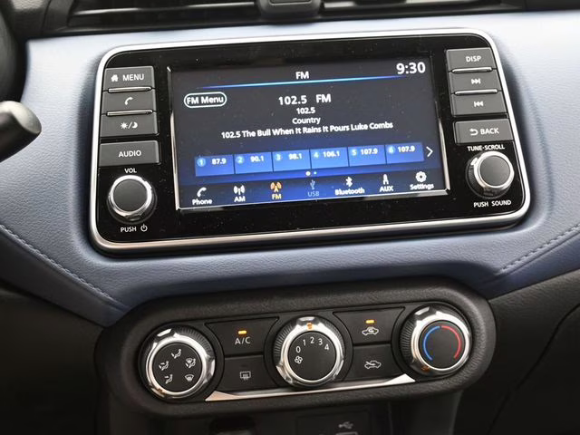 2025 Gray Sky Pearl Nissan Versa 1.6 SV FWD Sedan