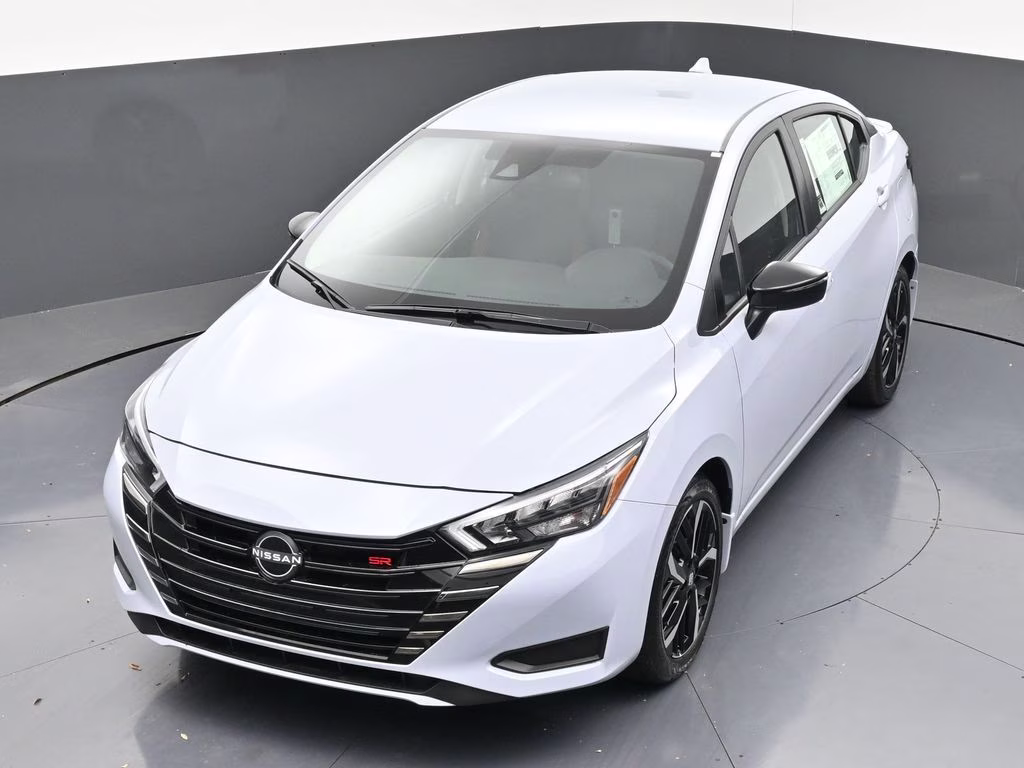 2025 Gray Sky Pearl Nissan Versa 1.6 SR FWD Sedan