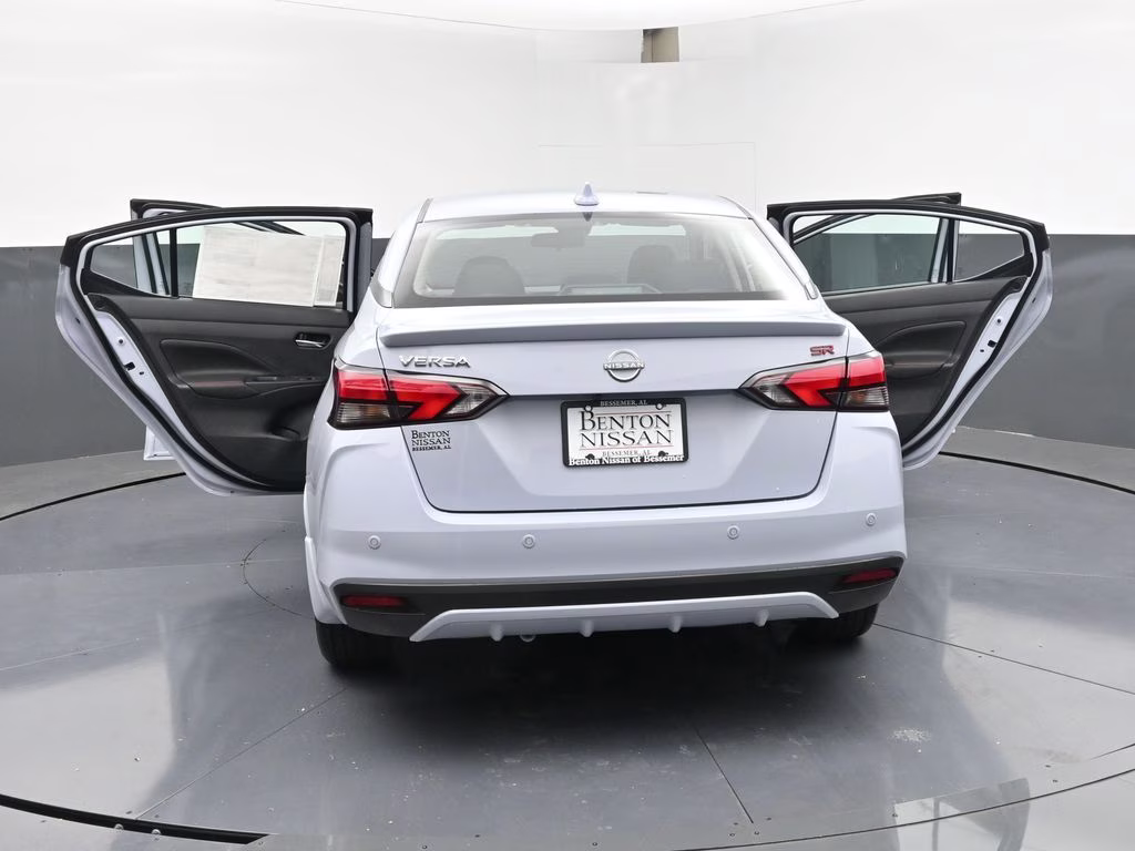 2025 Gray Sky Pearl Nissan Versa 1.6 SR FWD Sedan