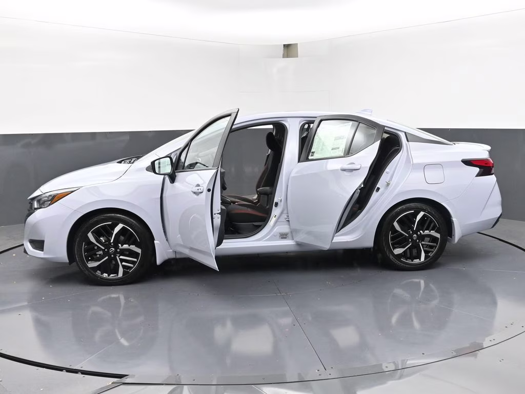 2025 Gray Sky Pearl Nissan Versa 1.6 SR FWD Sedan