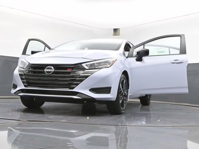 2025 Gray Sky Pearl Nissan Versa 1.6 SR FWD Sedan