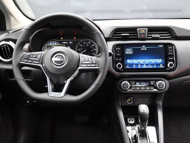 2025 Super Black Metallic Nissan Versa 1.6 SR FWD Sedan