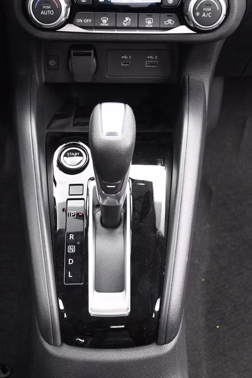 2025 Gun Metallic Nissan Versa 1.6 SR FWD Sedan
