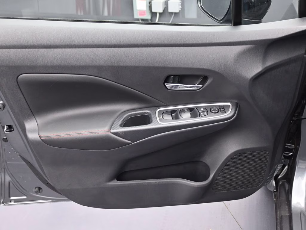 2025 Gun Metallic Nissan Versa 1.6 SR FWD Sedan