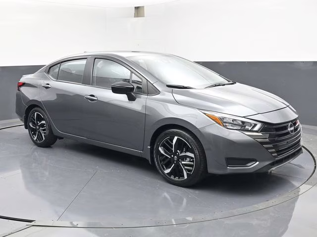 2025 Gun Metallic Nissan Versa 1.6 SR FWD Sedan