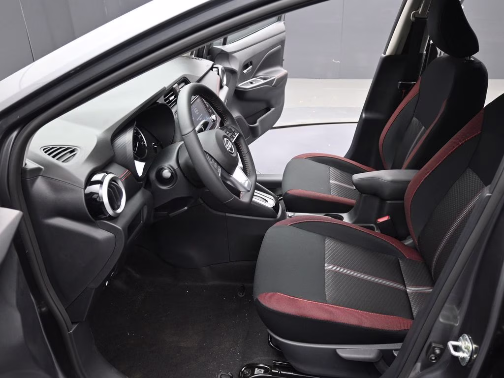 2025 Gun Metallic Nissan Versa 1.6 SR FWD Sedan