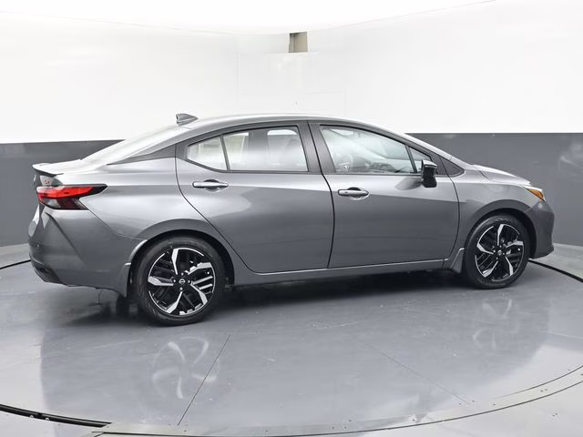 2025 Gun Metallic Nissan Versa 1.6 SR FWD Sedan