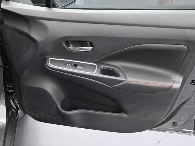 2025 Gun Metallic Nissan Versa 1.6 SR FWD Sedan