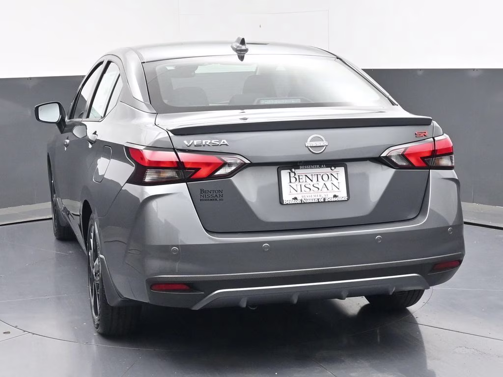 2025 Gun Metallic Nissan Versa 1.6 SR FWD Sedan