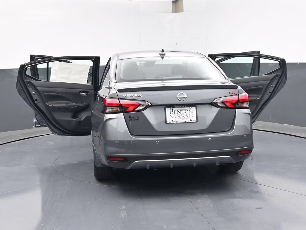 2025 Gun Metallic Nissan Versa 1.6 SR FWD Sedan