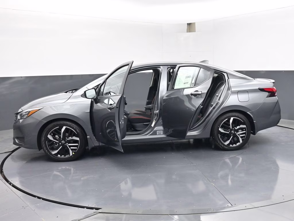 2025 Gun Metallic Nissan Versa 1.6 SR FWD Sedan