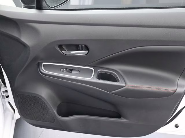 2025 Aspen White Tricoat Nissan Versa 1.6 SR FWD Sedan