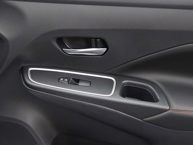 2025 Aspen White Tricoat Nissan Versa 1.6 SR FWD Sedan