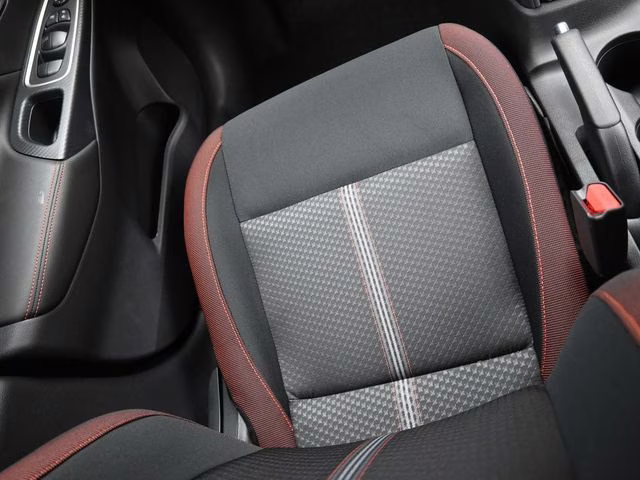 2025 Super Black Metallic Nissan Versa 1.6 SR FWD Sedan