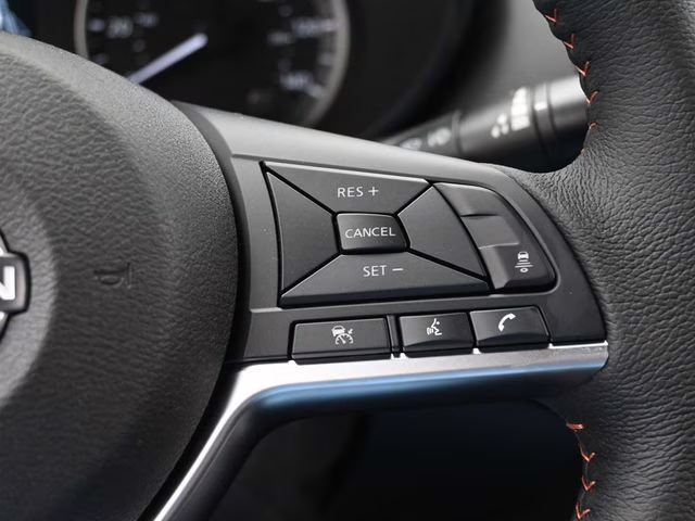 2025 Super Black Metallic Nissan Versa 1.6 SR FWD Sedan