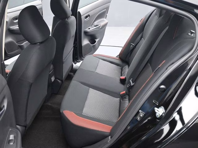 2025 Super Black Metallic Nissan Versa 1.6 SR FWD Sedan