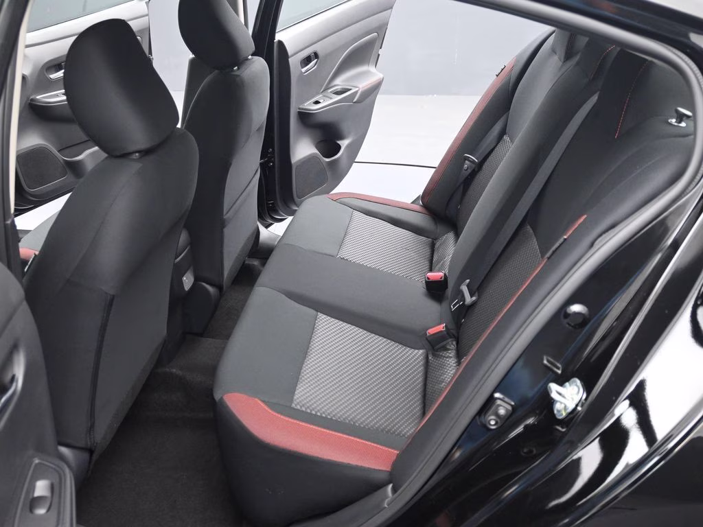2025 Super Black Metallic Nissan Versa 1.6 SR FWD Sedan