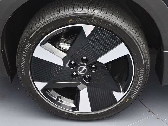 2026 Super Black Nissan Kicks SR FWD SUV