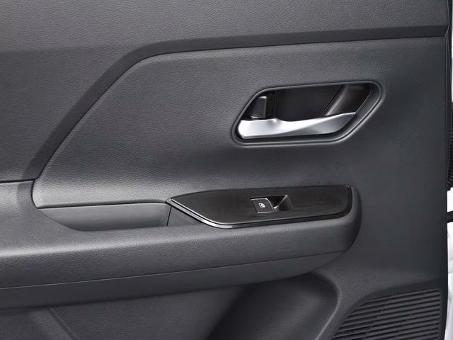 2026 Aspen White Tricoat Nissan Kicks SR FWD SUV