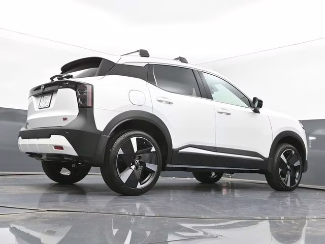 2026 Aspen White Tricoat Nissan Kicks SR FWD SUV