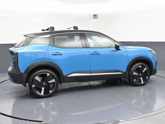 2026 Arctic Ice Blue/Black Nissan Kicks SR FWD SUV