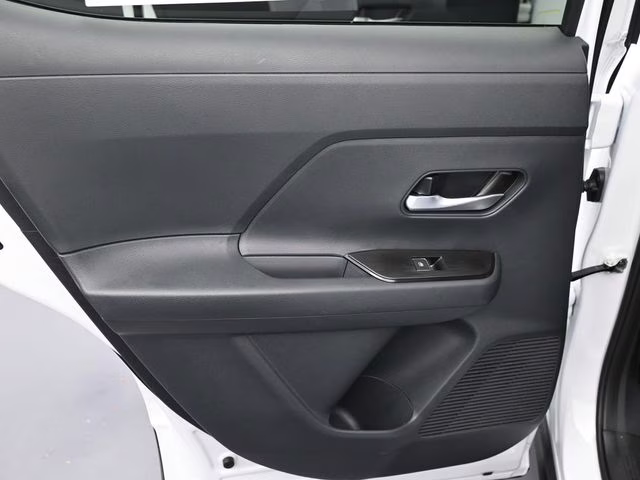 2026 Aspen White Tricoat Nissan Kicks SR FWD SUV