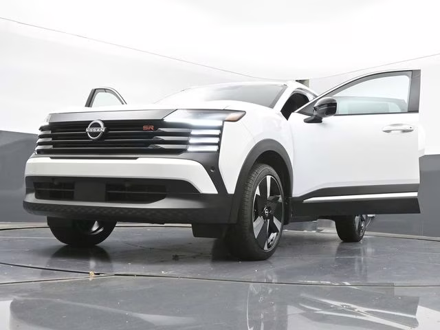 2026 Aspen White Tricoat Nissan Kicks SR FWD SUV