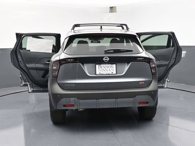 2026 Gun Metallic/Super Black Nissan Kicks SR FWD SUV