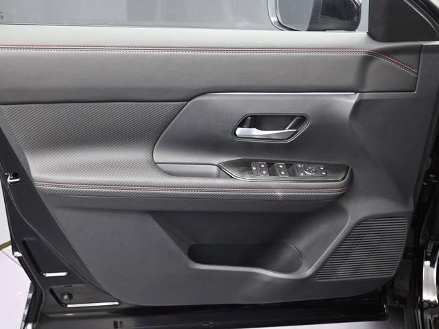 2026 Super Black Nissan Kicks SR FWD SUV