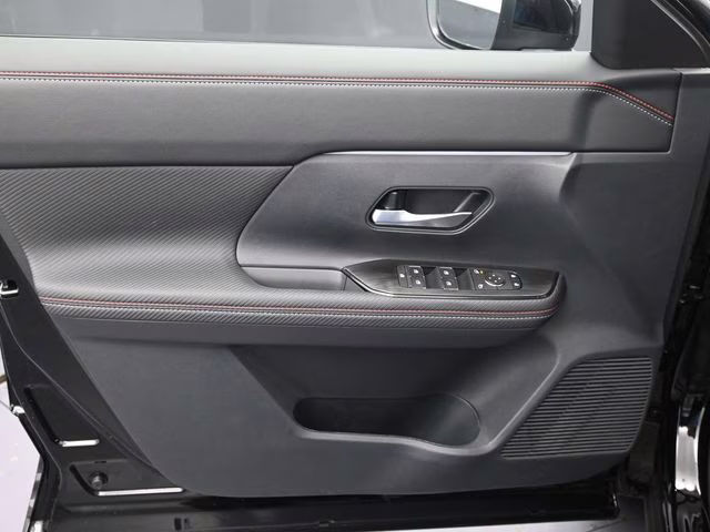 2026 Super Black Nissan Kicks SR FWD SUV