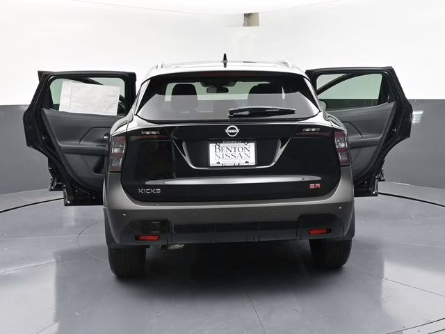 2026 Super Black Nissan Kicks SR FWD SUV
