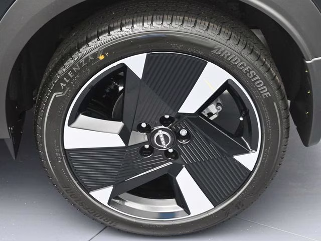 2026 Super Black Nissan Kicks SR FWD SUV