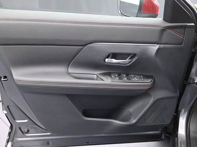 2026 Gun Metallic/Scarlet Ember Tintcoat Nissan Kicks SR FWD SUV