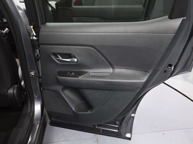 2026 Gun Metallic/Scarlet Ember Tintcoat Nissan Kicks SR FWD SUV