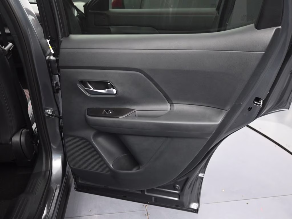 2026 Gun Metallic/Scarlet Ember Tintcoat Nissan Kicks SR FWD SUV