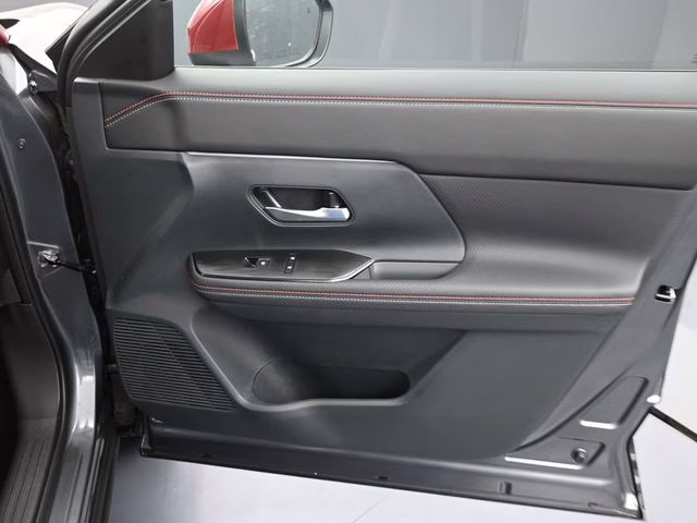 2026 Gun Metallic/Scarlet Ember Tintcoat Nissan Kicks SR FWD SUV