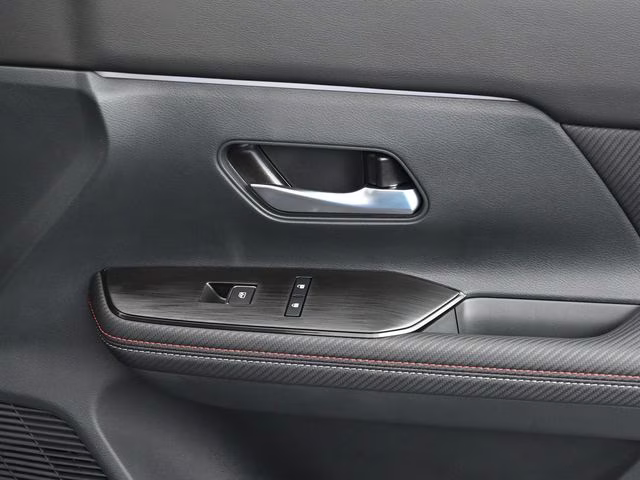 2026 Gun Metallic/Scarlet Ember Tintcoat Nissan Kicks SR FWD SUV