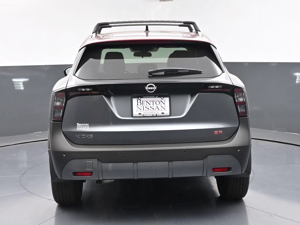 2026 Gun Metallic/Scarlet Ember Tintcoat Nissan Kicks SR FWD SUV