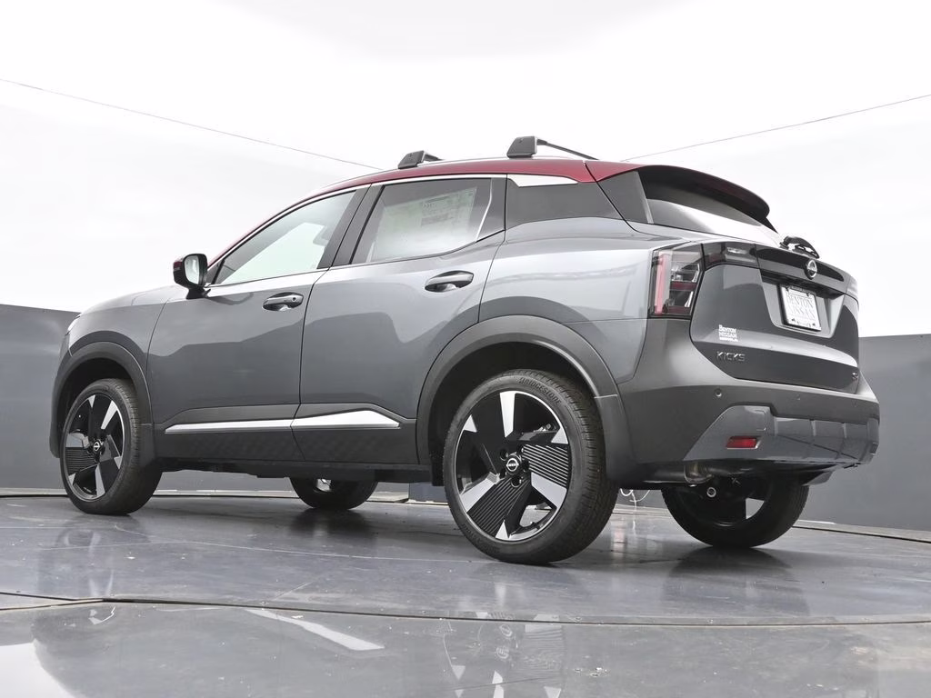 2026 Gun Metallic/Scarlet Ember Tintcoat Nissan Kicks SR FWD SUV