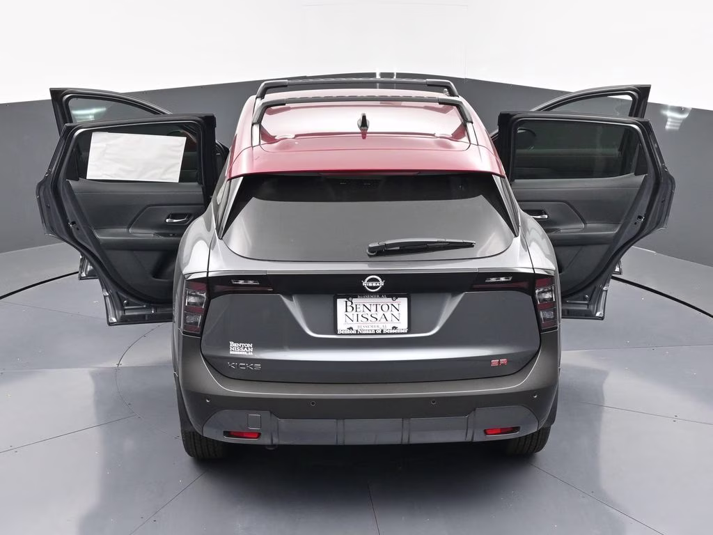 2026 Gun Metallic/Scarlet Ember Tintcoat Nissan Kicks SR FWD SUV