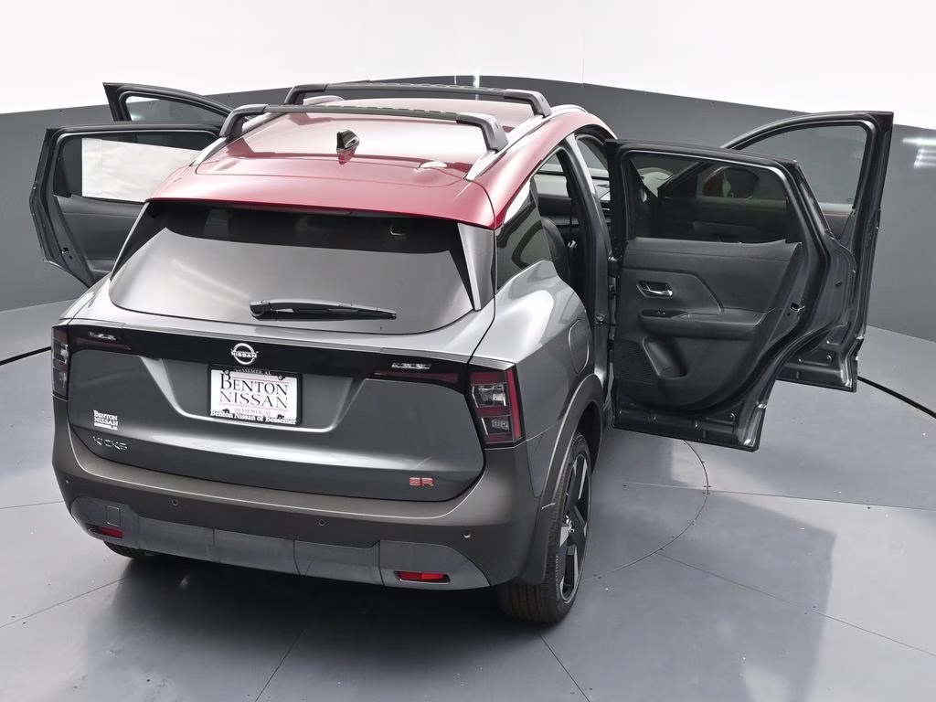 2026 Gun Metallic/Scarlet Ember Tintcoat Nissan Kicks SR FWD SUV