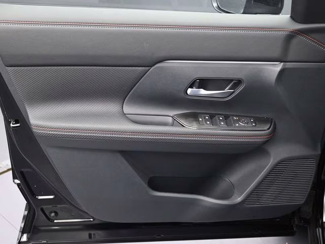 2026 Super Black Nissan Kicks SR FWD SUV