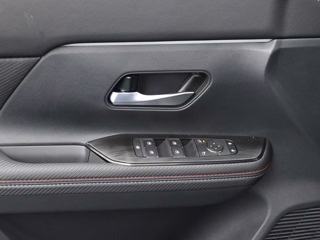 2026 Super Black Nissan Kicks SR FWD SUV