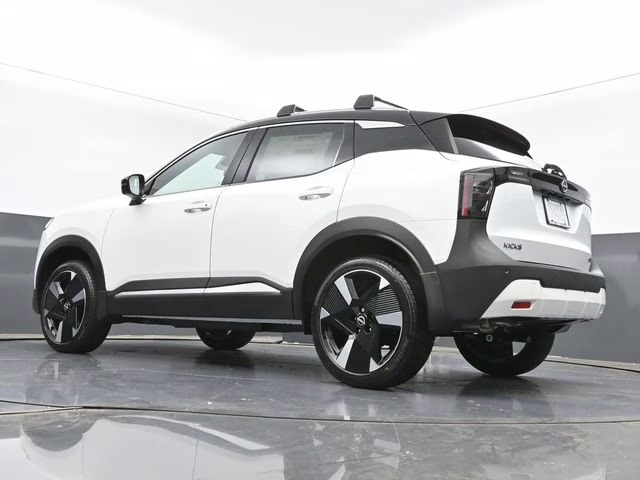 2026 Aspen White/Super Black Nissan Kicks SR FWD SUV