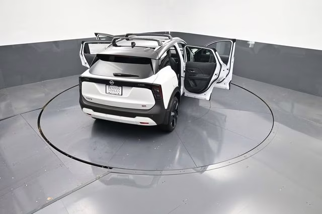 2026 Aspen White/Super Black Nissan Kicks SR FWD SUV