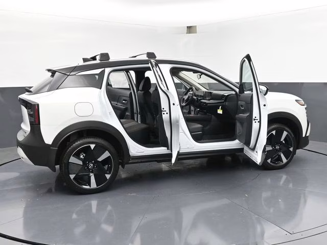 2026 Aspen White/Super Black Nissan Kicks SR FWD SUV