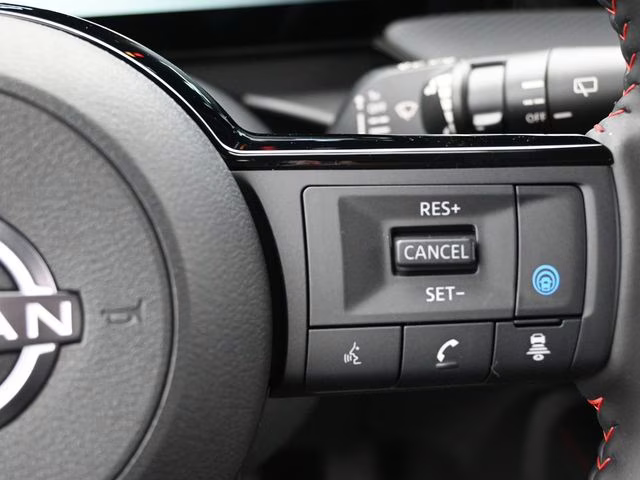 2026 Aspen White Tricoat Nissan Kicks SR FWD SUV