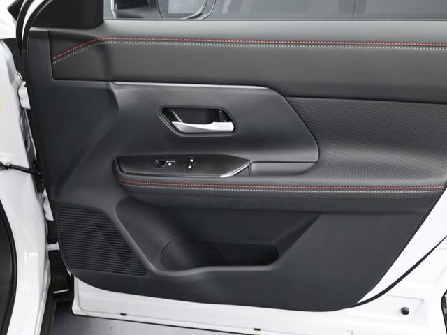 2026 Aspen White Tricoat Nissan Kicks SR FWD SUV