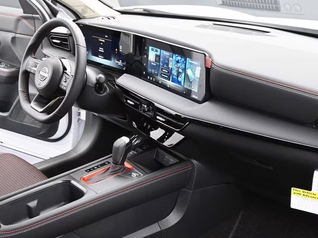 2026 Aspen White Tricoat Nissan Kicks SR FWD SUV